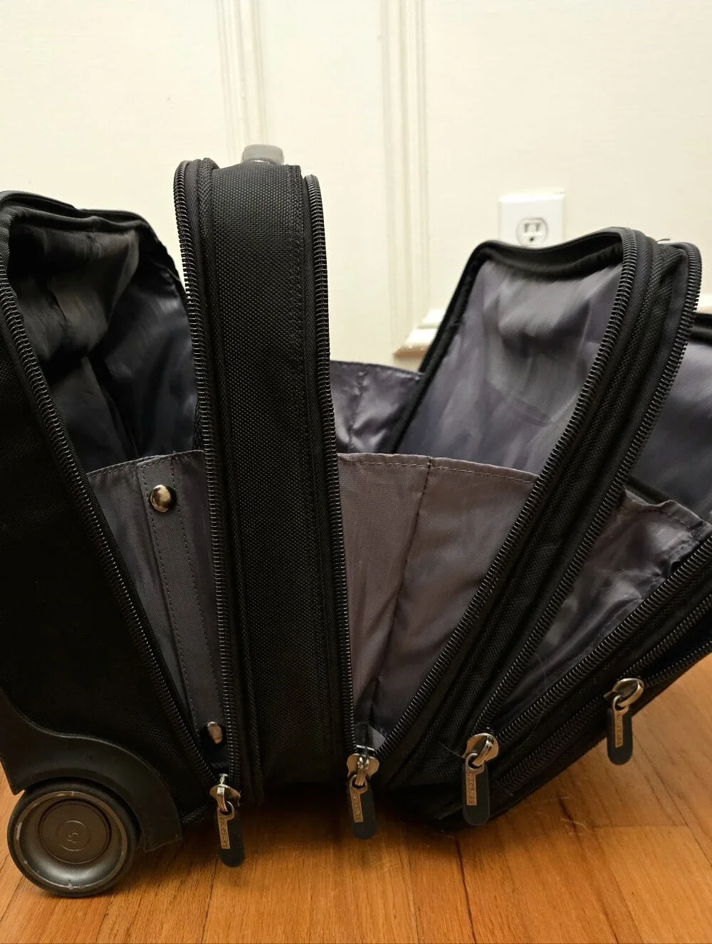 Samsonite Black Men's Laptop Briefcase Bag